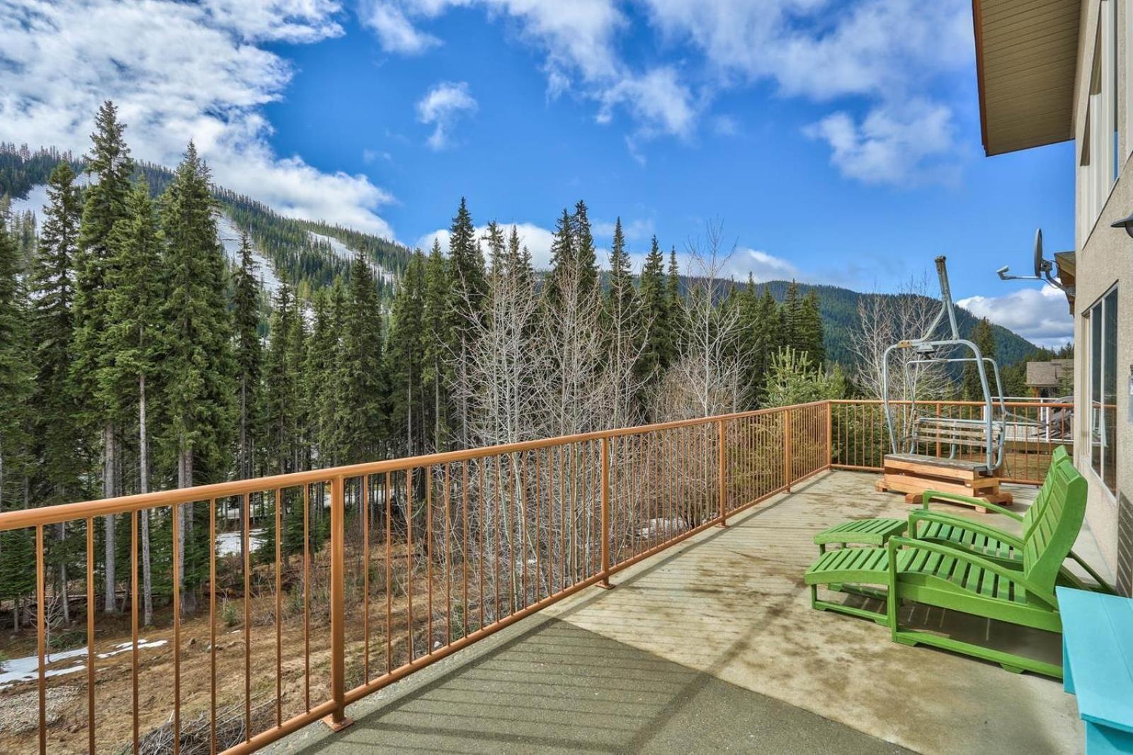 Soleil Chalet By Bear Country Sun Peaks Room photo